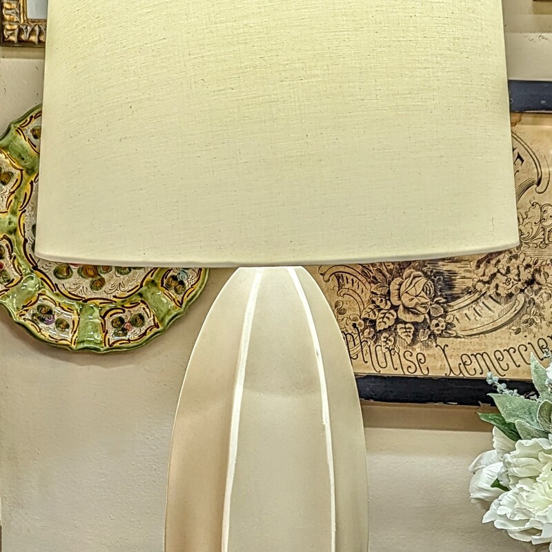 Ceramic Ribbed Lamp
Tan Cream Size: 13 x 27H