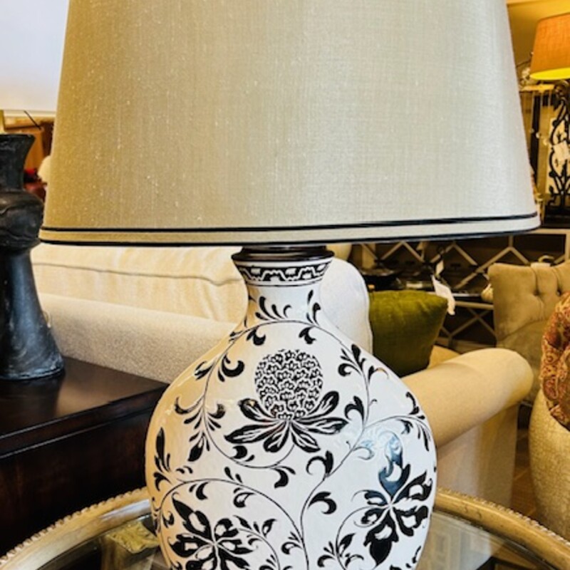 Wildwood Floral Ceramic Lamp
Black White Green Size: 19 x 28.5H
Retails: $419