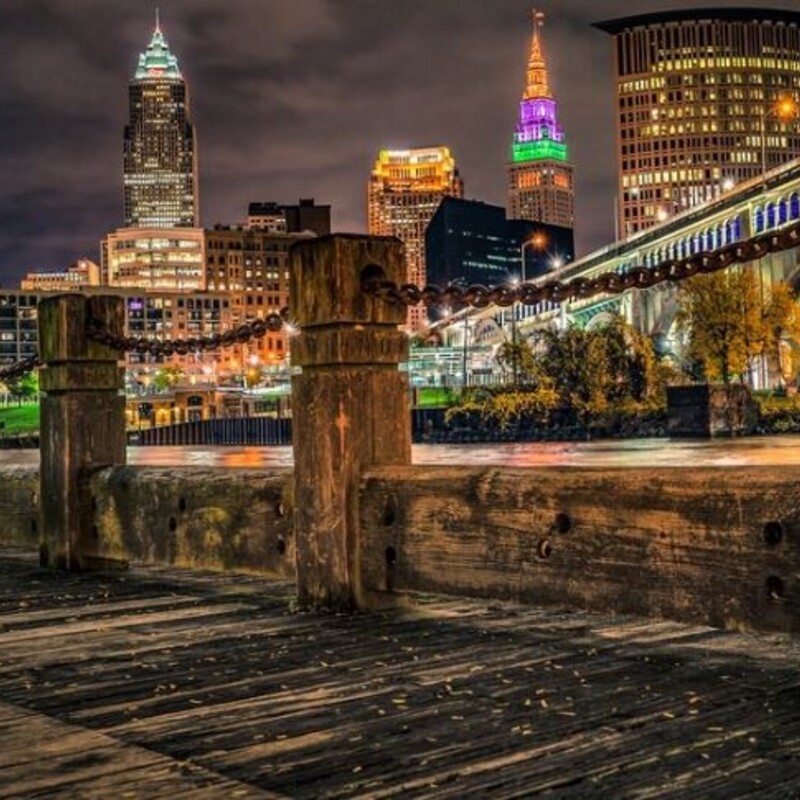 Cleveland Night Cityscape Canvas
Black Brown Multicolored Size: 36 x 24H
NEW
Local Cleveland Artist