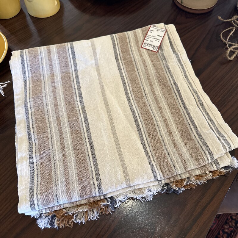 Striped Linen Table Runner

Size: 108L