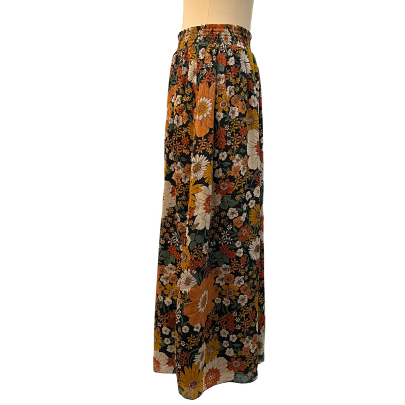 New Natural Life Skirt<br />
Cotton Blend<br />
Comfort Waist<br />
Black. Orange, Honey, Green and Cream<br />
Size: L/XL