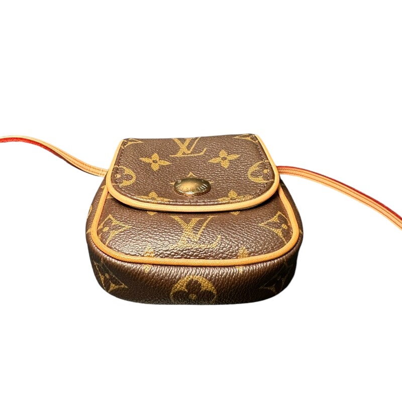 Louis Vuitton Cancun Crossbody<br />
Monogram<br />
Size: OS<br />
<br />
Date Code:<br />
MI1025<br />
<br />
Dimenions:<br />
3.5 Length, 5 Height, 1.5 Depth<br />
<br />
Comes with dust bag