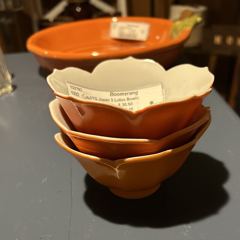 VTG Japan 3 Lotus Bowls,
 Size: 6 X 3
Nice color orange with white inside.
Perfect condition