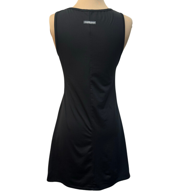 Nuu Muu Active Dress<br />
Keyhole Detail<br />
Jet (Go Be) 2022 Pattern<br />
Color: Black<br />
Size: Medium