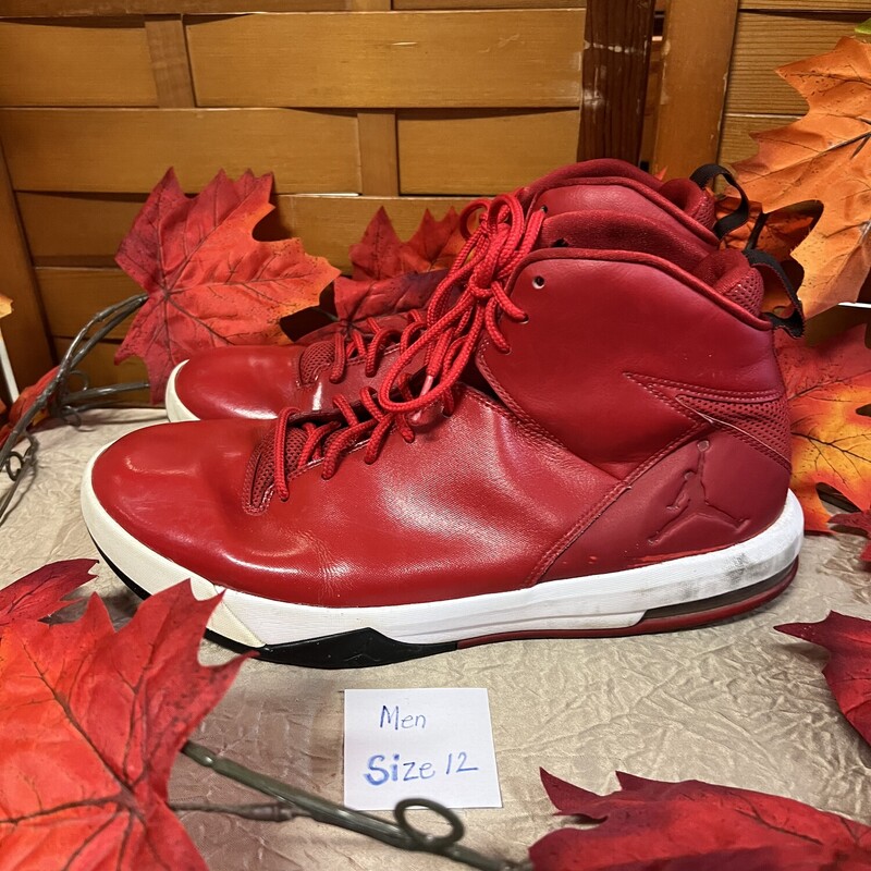 Jordans Red/white/black, Size: 12