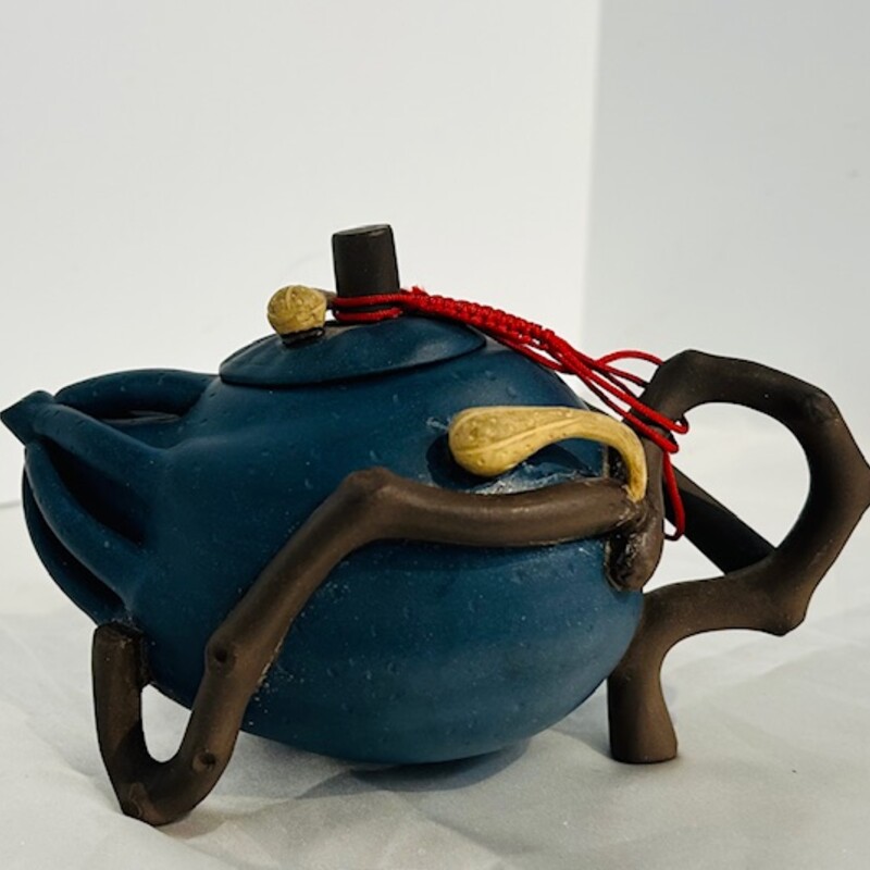 Chinese Yixing Teapot
Blue Brown Tan Size: 6 x 4H