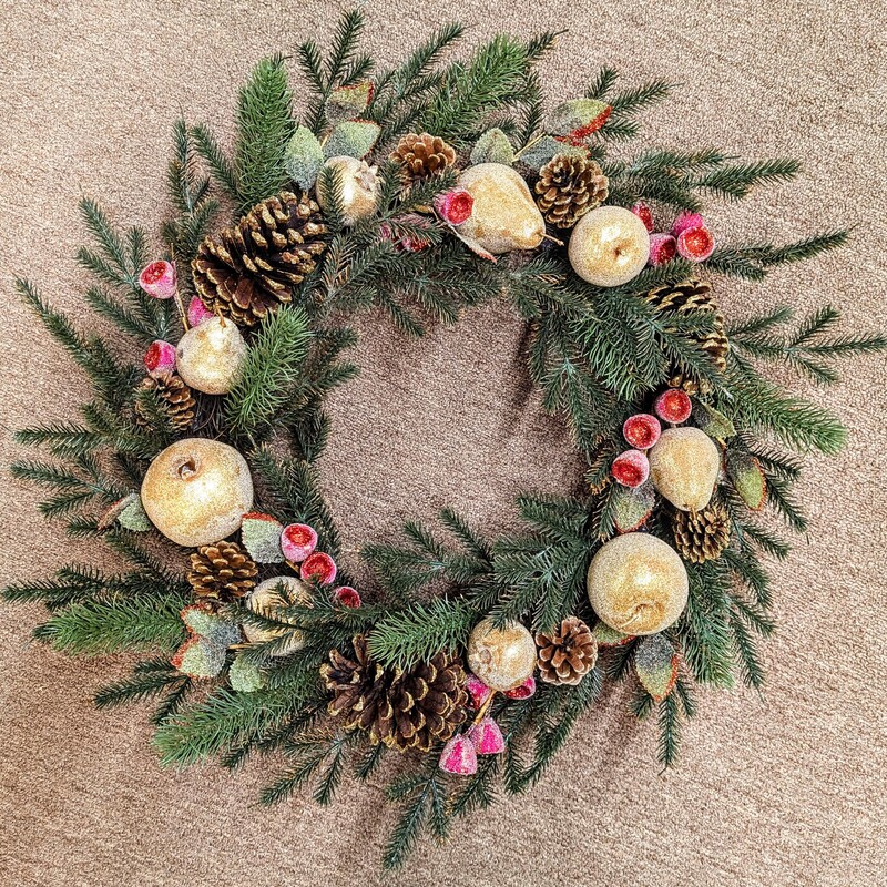 Sparkly Fruit Evergreen Wreath
Green Gold Red Brown
Size: 24 x 24