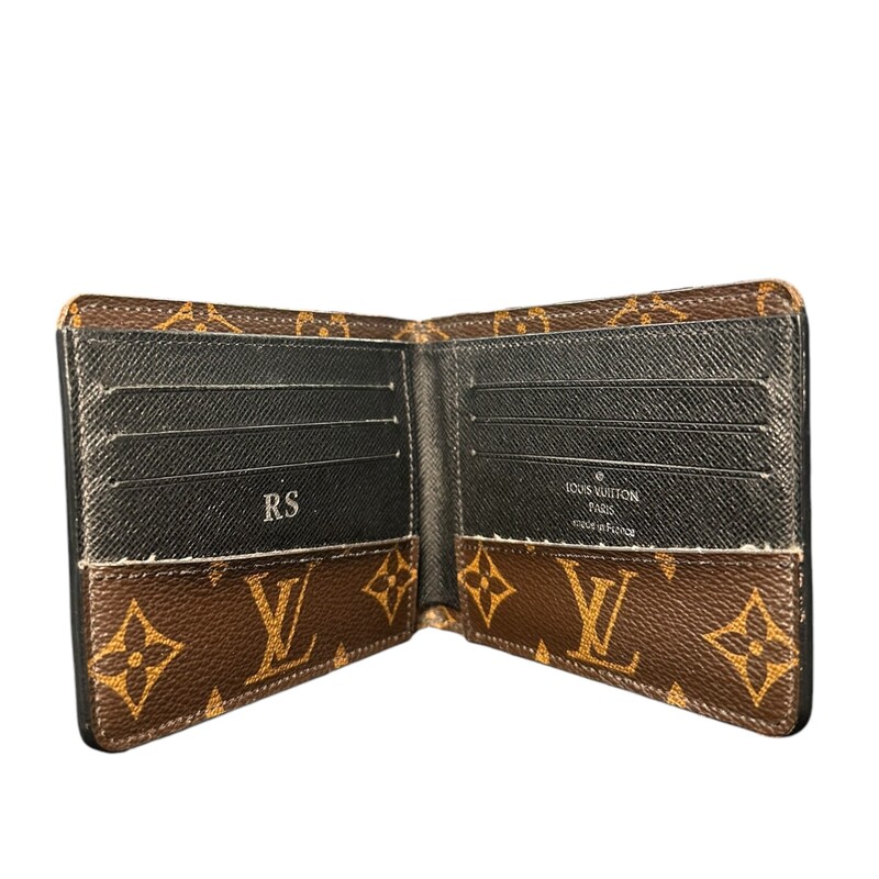 Louis Vuitton Bi Fold Monogram Wallet<br />
<br />
Initials marking RS inside.<br />
<br />
Code:CT1152<br />
<br />
Does not come with original dust bag or box