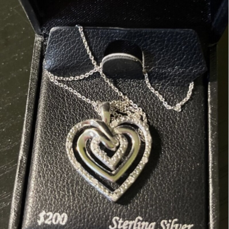 Pave Diamond Heart 925 Necklace
Silver Size: 18L