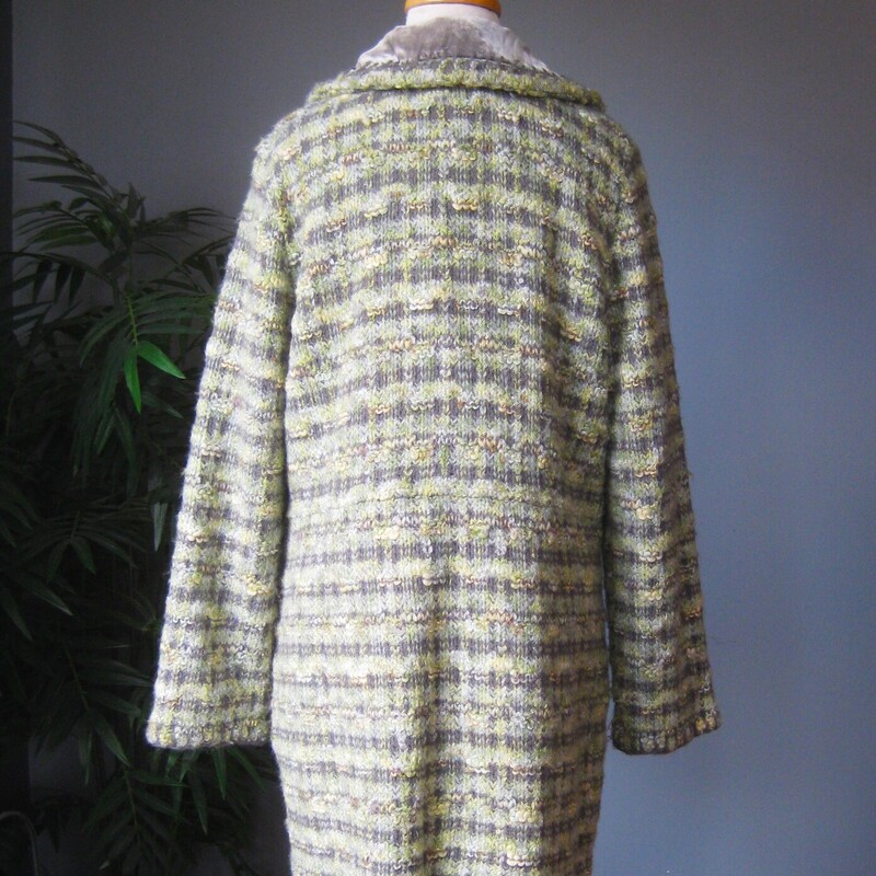 Sigrid Olsen Tweed, Grayee, Size: XL<br />
Quality car length coat by Sigrid Olsen.<br />
Made of soft fuzzy wool blend fabric in a soft green gray plaid.<br />
Trimmed with romantic gray velvet at collar and cuffs.<br />
Fully lined<br />
Pockets<br />
nice large plastic buttons.<br />
Size XL<br />
Flat measurements:<br />
shoulder to shoulder: 16.5<br />
armpit to armpit: 22.5<br />
waist area: 21<br />
hip area: 25.5<br />
length: 36.5<br />
underarm sleeve seam: 18<br />
<br />
excellent condition, no flaws found<br />
thanks for looking!<br />
#80695