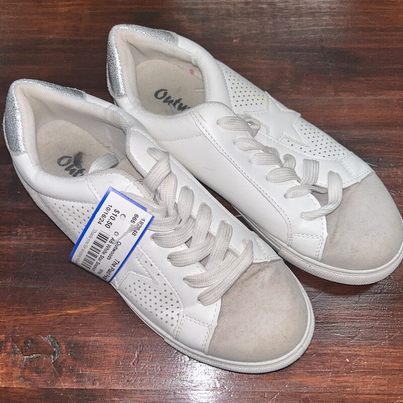 A6 White Star Sneakers