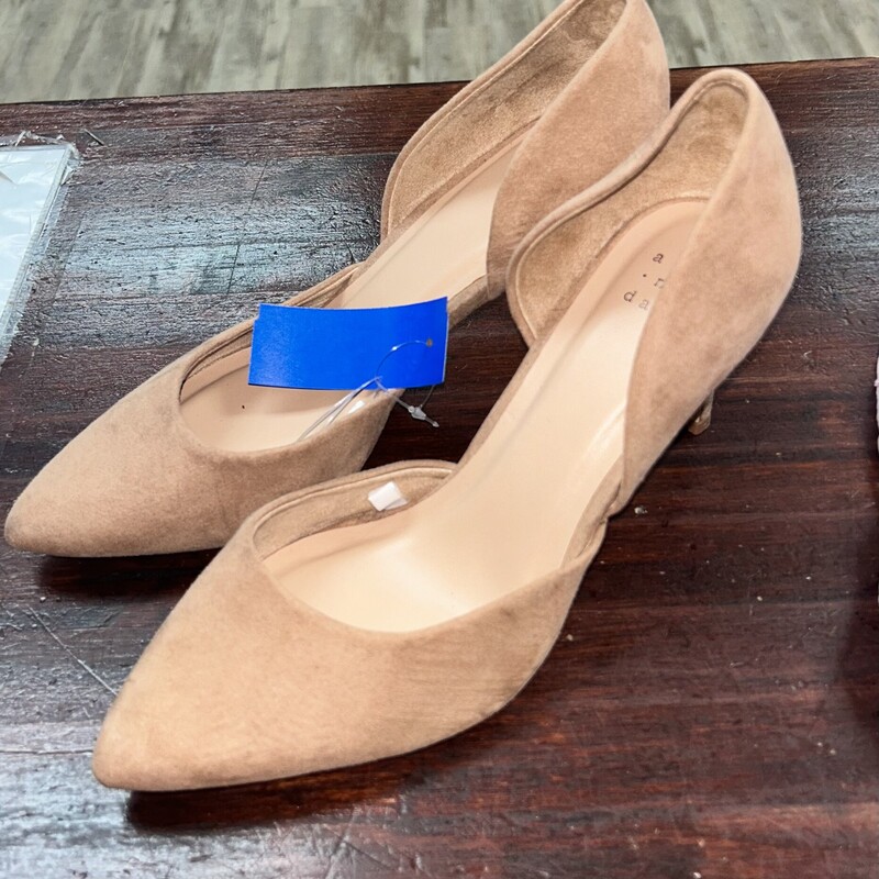 A8W Tan Heels