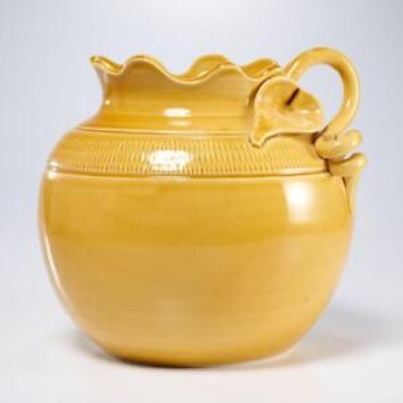 Vietri Tuscan Scallop Vase
Yellow, Size: 10x10H