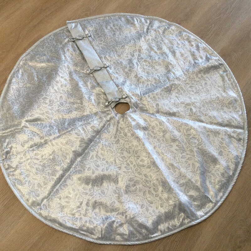 Silver Tree Skirt