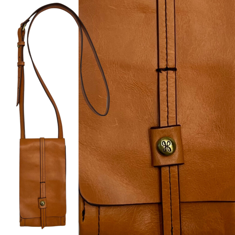 HOBO Token Bag
Crossbody Strap
Leather with Built in Wallet
Color:  Apricot