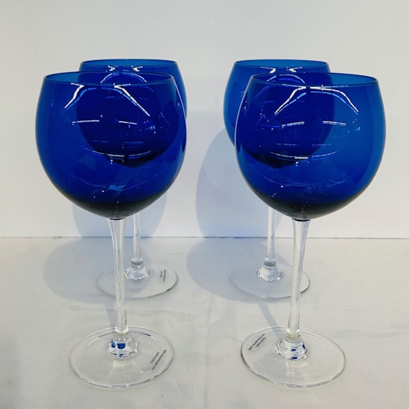 Cobalt Top Red WIne Glasses
Set of 4
Blue Clear
Size: 4 x 8.5H