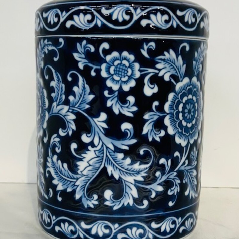 Asian Floral Canister
Blue White
Size: 6 x 7.5H