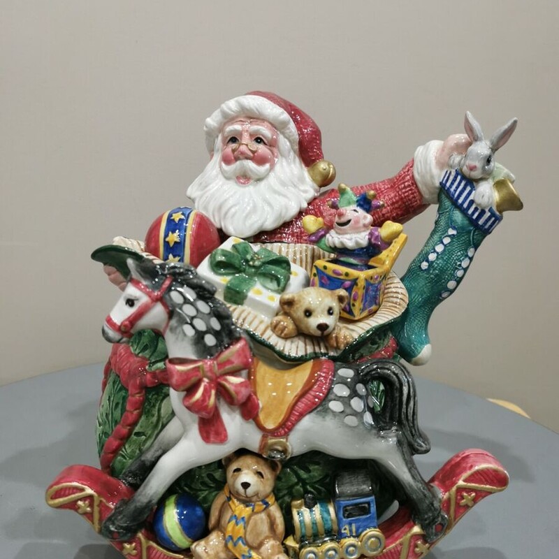 Fitz & Floyd Old Fashioned Santa Teapot
Red Green White Multicolored
Size: 9 x 10H