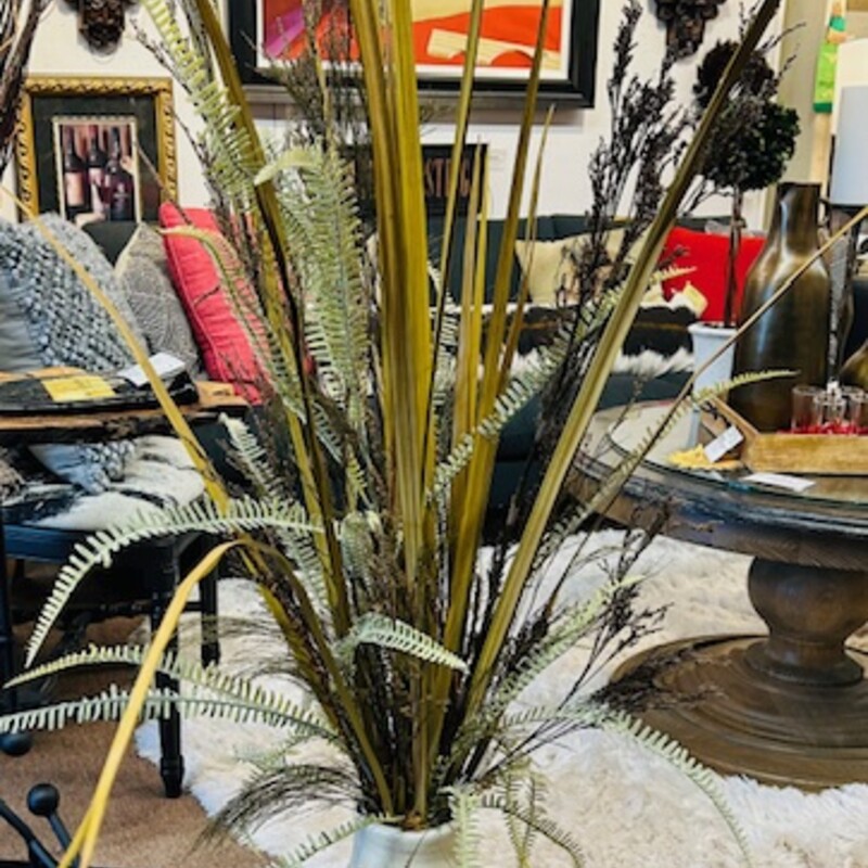 Luxury Bloom Vase+Ferns
Cream Pottery Vase with Green Brown Ferns+Reeds
Size: 31x53H
Retail $275