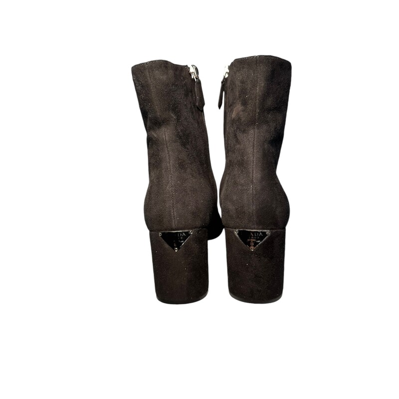 Prada Suede Plaque Black Block Boots<br />
Size 41<br />
Does not come with original dust bag or box.