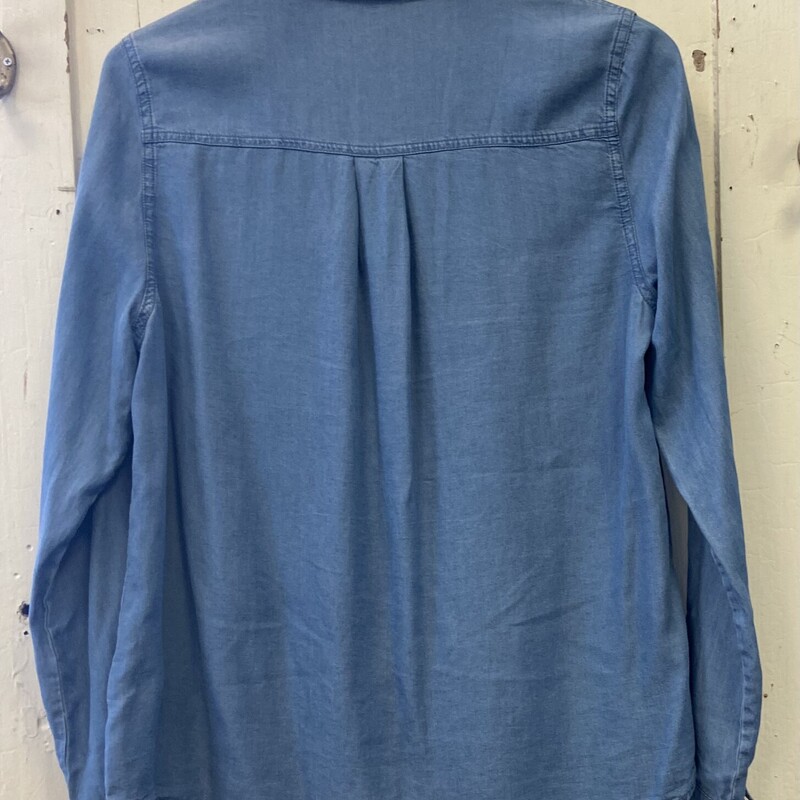 Denim Bttn Shirt<br />
Blue<br />
Size: Large