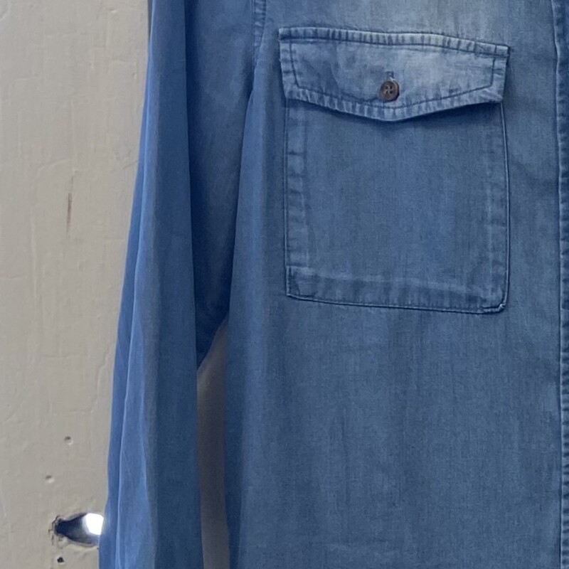 Denim Bttn Shirt<br />
Blue<br />
Size: Large