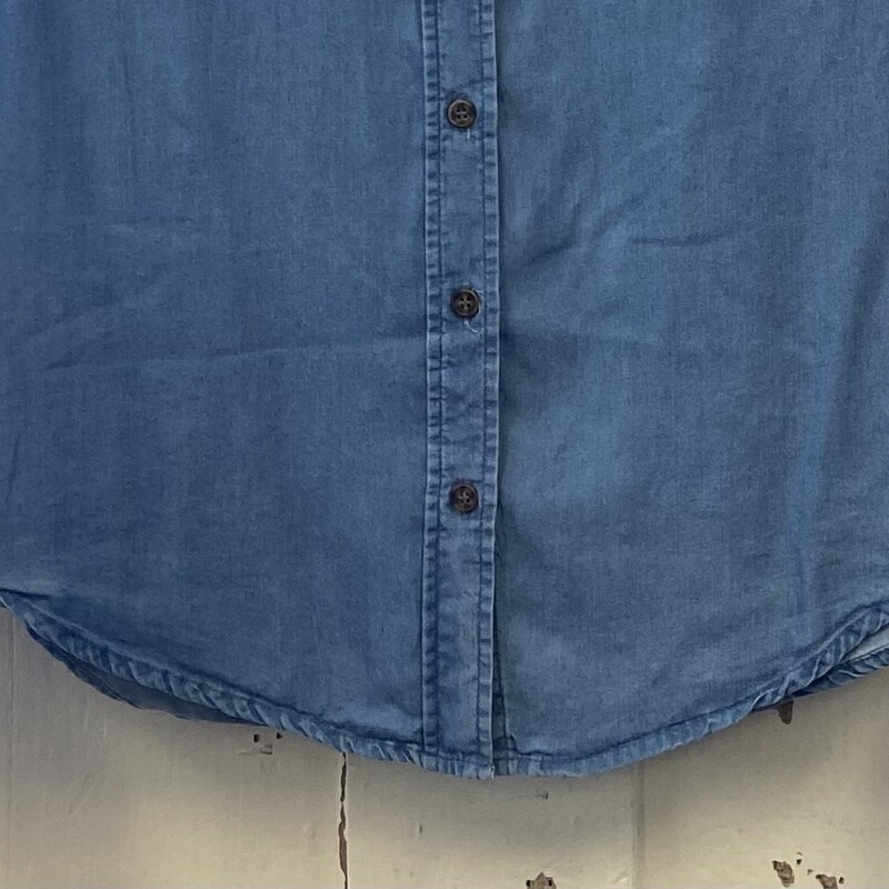 Denim Bttn Shirt<br />
Blue<br />
Size: Large