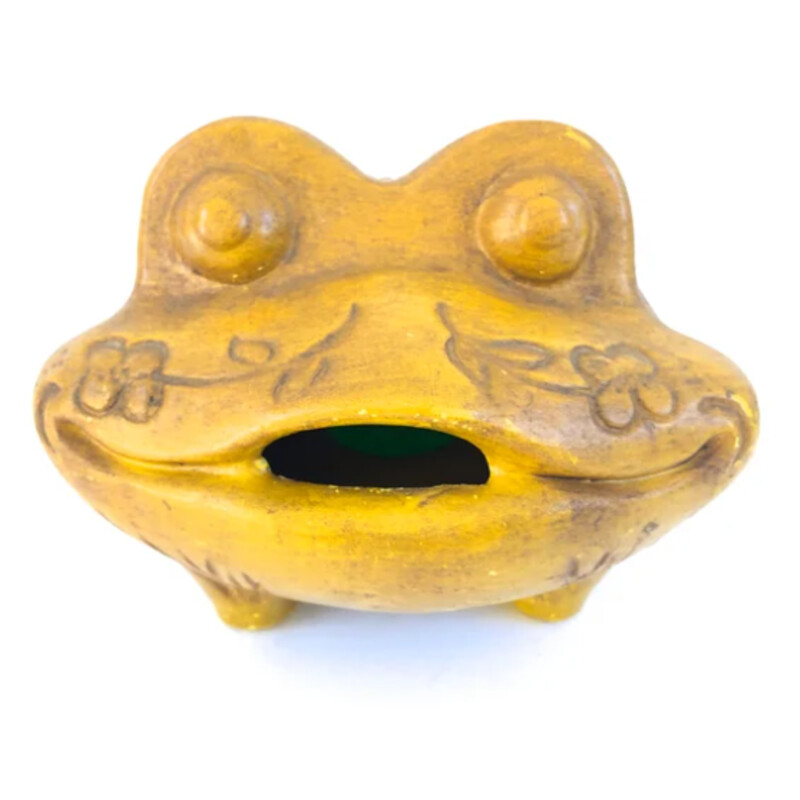 Vintage Ceramic Frog Bank,<br />
Gold Yellow Pottery<br />
USA VIntage 1960s Mid Century Modern<br />
Size: 12x12x9H<br />
Includes Rubber Plug