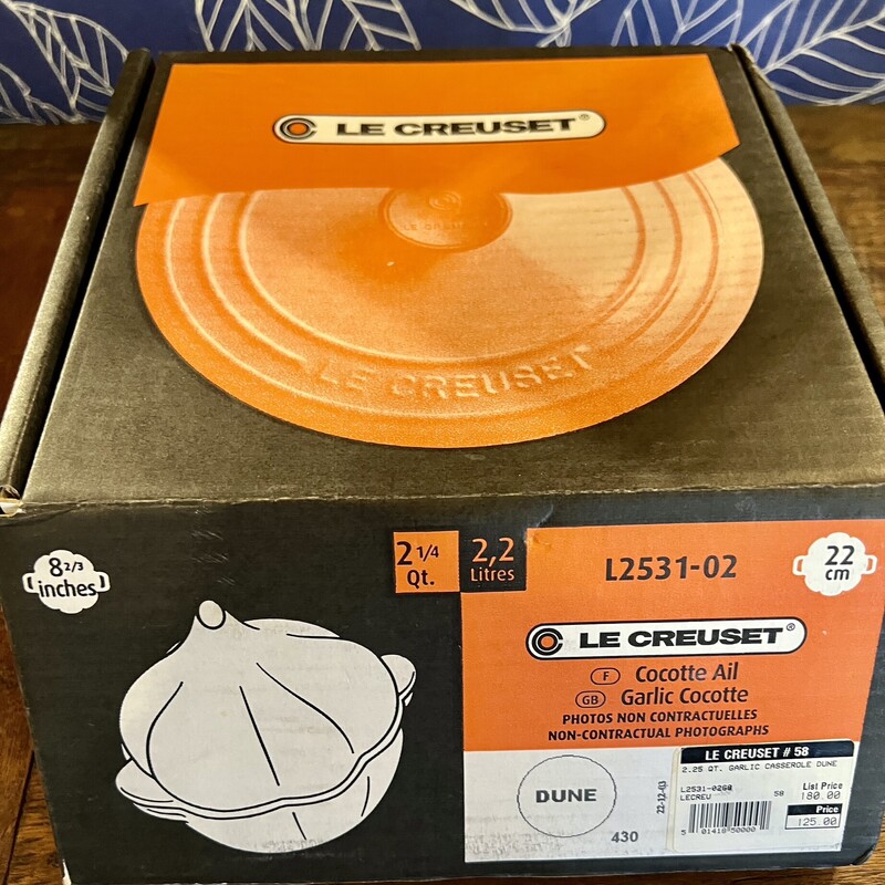 Casseroles Le Creuset, Vegetabesl, Boxed
Size: 4 Pcs