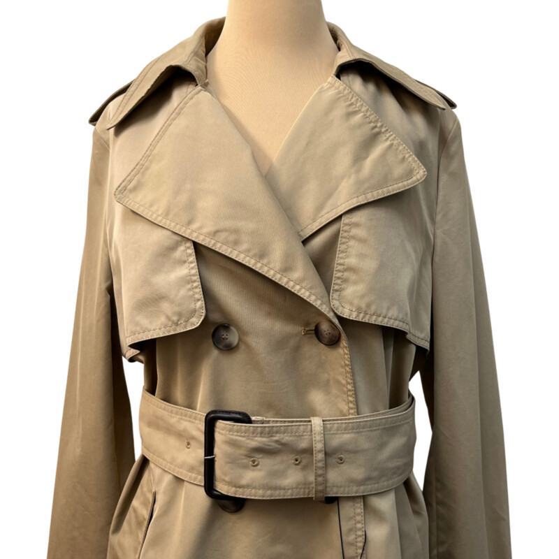 NEW Zara Trenchcoat<br />
Cotton Blend and Belted<br />
Color:  Beige<br />
Size: Large<br />
Retails for $139.00