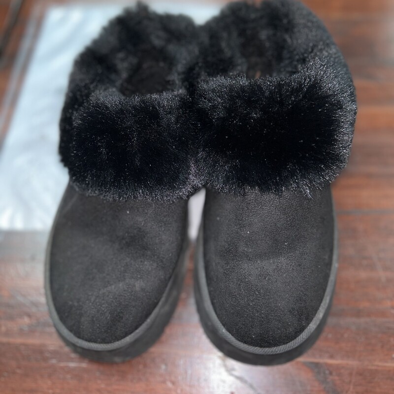 A8 Black Fur Line Boots, Black, Size: Shoes A8