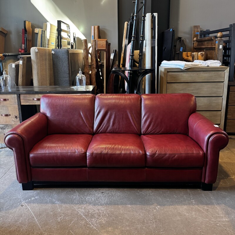 Red Leather Sofa

Size: 88Lx38Wx35T