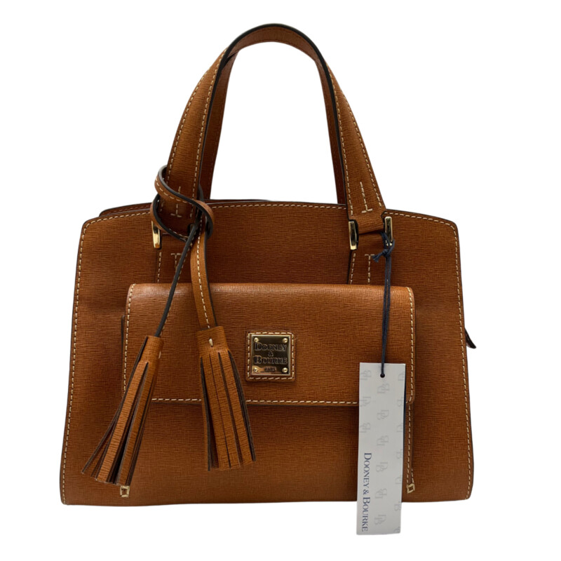 Dooney&Bourke Nana Satchel<br />
Italian Saffiano leather.<br />
Zipper closure.<br />
Detachable strap. Strap drop length: 23.25.<br />
H 7.75 x W 5 x L 10.5<br />
1 lb 10 oz<br />
Color: Natural<br />
Designed in Norwalk, CT by Peter Dooney.<br />
One outside pocket. Two inside slip pockets.<br />
One inside zip pocket.<br />
Inside key hook.<br />
Lined.<br />
Feet.