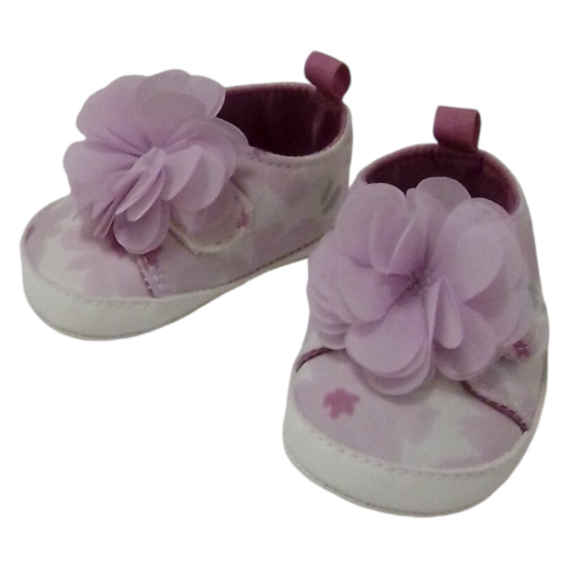 Shoes: Purple Flower, Girl, Size: NB

Located at Pipsqueak Resale Boutique inside the Vancouver Mall, Suite 230, (upstairs between Round 1 and Golds Gym) or online at: #pipsqueakresale

All items are photographed prior to being steamed. Cross posted, items are located at #PipsqueakResaleBoutique, payments accepted: cash, paypal & credit cards. Any flaws will be described in the comments. More pictures available with link above. Local pick up available at the #VancouverMall, tax will be added (not included in price), shipping available (not included in price, *Clothing, shoes, books & DVDs for $6.99; please contact regarding shipment of toys or other larger items), item can be placed on hold with communication, message with any questions. Join Pipsqueak Resale - Online to see all the new items! Follow us on IG @pipsqueakresale & Thanks for looking! Due to the nature of consignment, any known flaws will be described; ALL SHIPPED SALES ARE FINAL. All items are currently located inside Pipsqueak Resale Boutique as a store front items purchased on location before items are prepared for shipment will be refunded.

#resalerocks #pipsqueakresale #shopvanmall #vancouverwa #portland #reusereducerecycle #fashiononabudget #chooseused #consignment #savemoney #shoplocal #weship #keepusopen #shoplocalonline #resale #resaleboutique #mommyandme #minime #fashion #reseller #usedclothing #usedtoys #secondhand #consign #store #clothes #womensclothes #kidsclothes