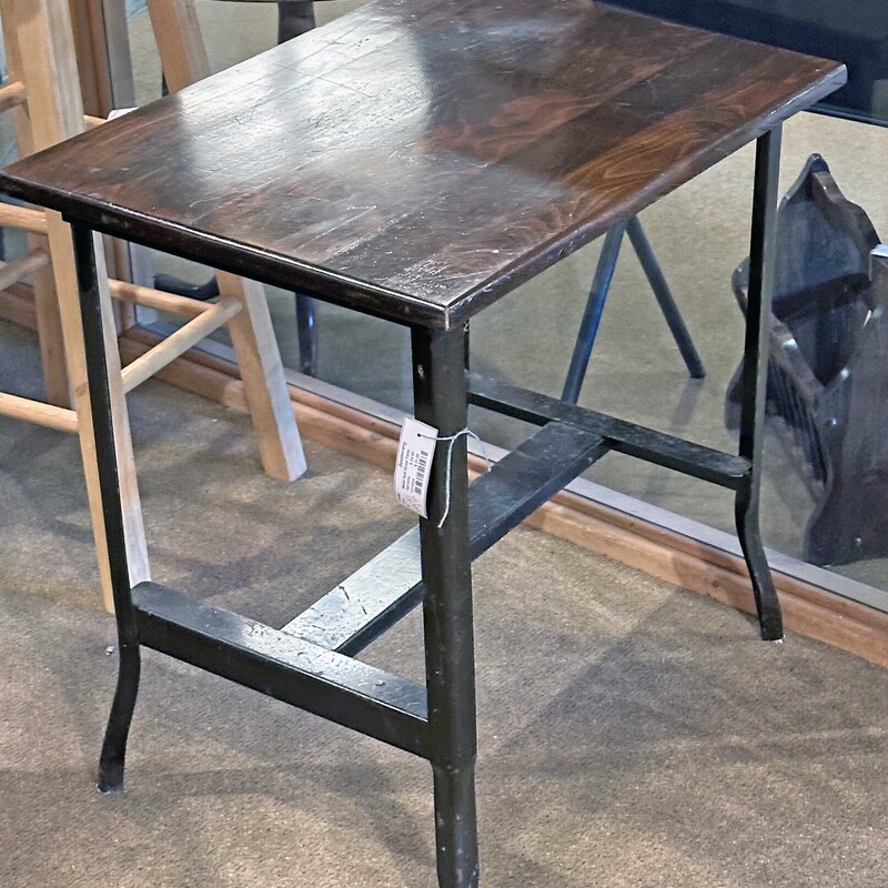 Metal And Wood Table
24 In Wide x 18 In Deep x 25 In Tall.