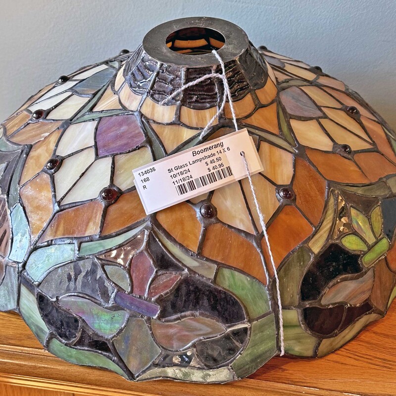 St Glass Lampshade
14 In Round x 6 In Tall.