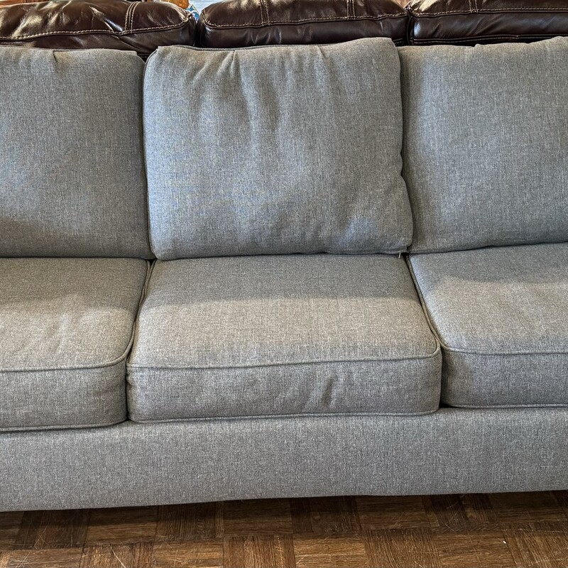 Gray Sleeper Sofa<br />
Excellent Condition<br />
89 Inches Wide, 37 Inches Deep, 31 Inches High