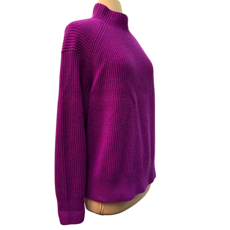 Lands End Cashmere Sweater<br />
Mock Neck<br />
Ribbed Texture<br />
Color:  Berry<br />
Size: Medium