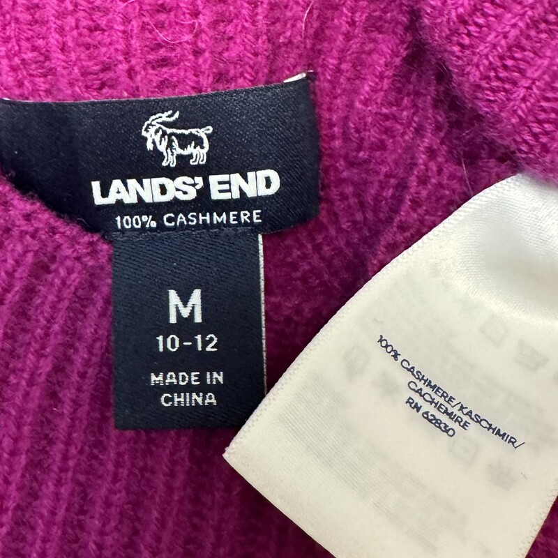 Lands End Cashmere Sweater<br />
Mock Neck<br />
Ribbed Texture<br />
Color:  Berry<br />
Size: Medium