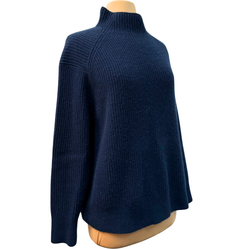 Lands End Cashmere Sweater<br />
Mock Neck<br />
Ribbed Texture<br />
Color:  Navy<br />
Size: Medium