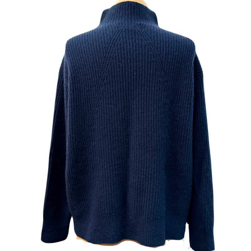 Lands End Cashmere Sweater<br />
Mock Neck<br />
Ribbed Texture<br />
Color:  Navy<br />
Size: Medium