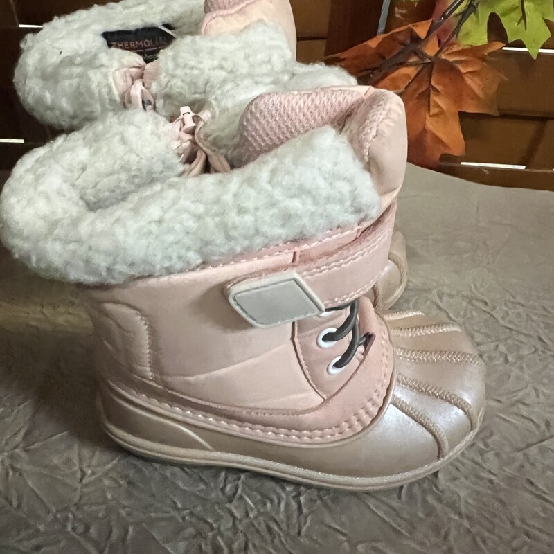 Pink Snowboots