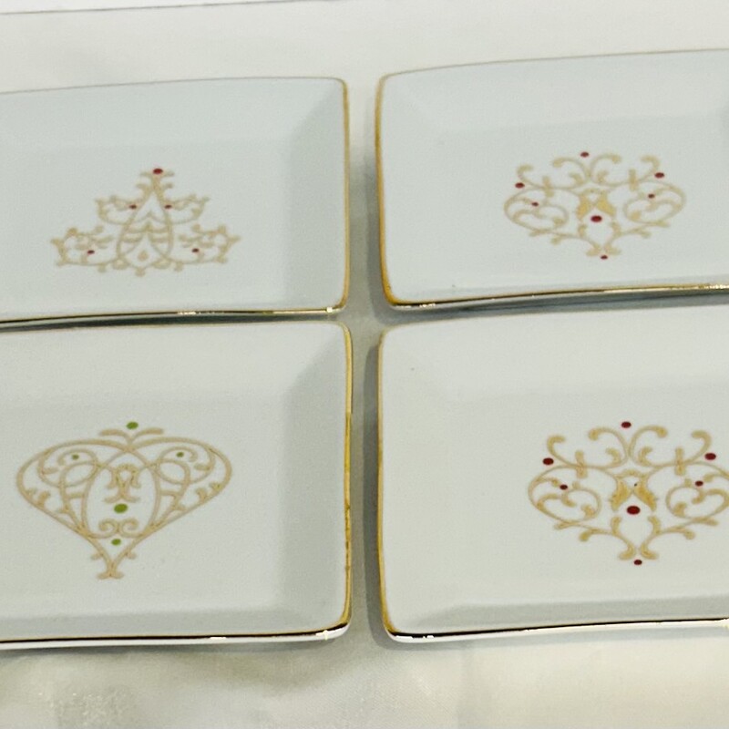 Set of 4 Noble Excellence Gold Ornament Plates
Gold Cream Red
Size: 4.5 x 4.5W