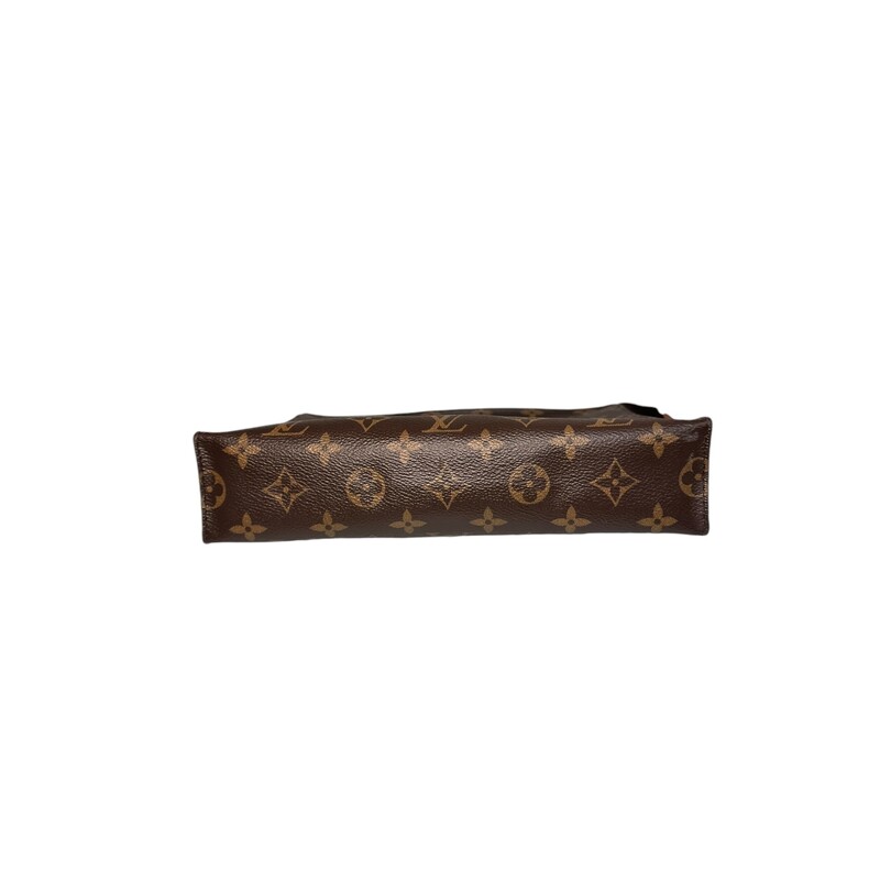 Louis Vuitton Tioletry Pouch Size 26<br />
Dimension:8Hx 9 W<br />
Date Code:SA1231<br />
Some marks inside<br />
Does not come with original box or bag.