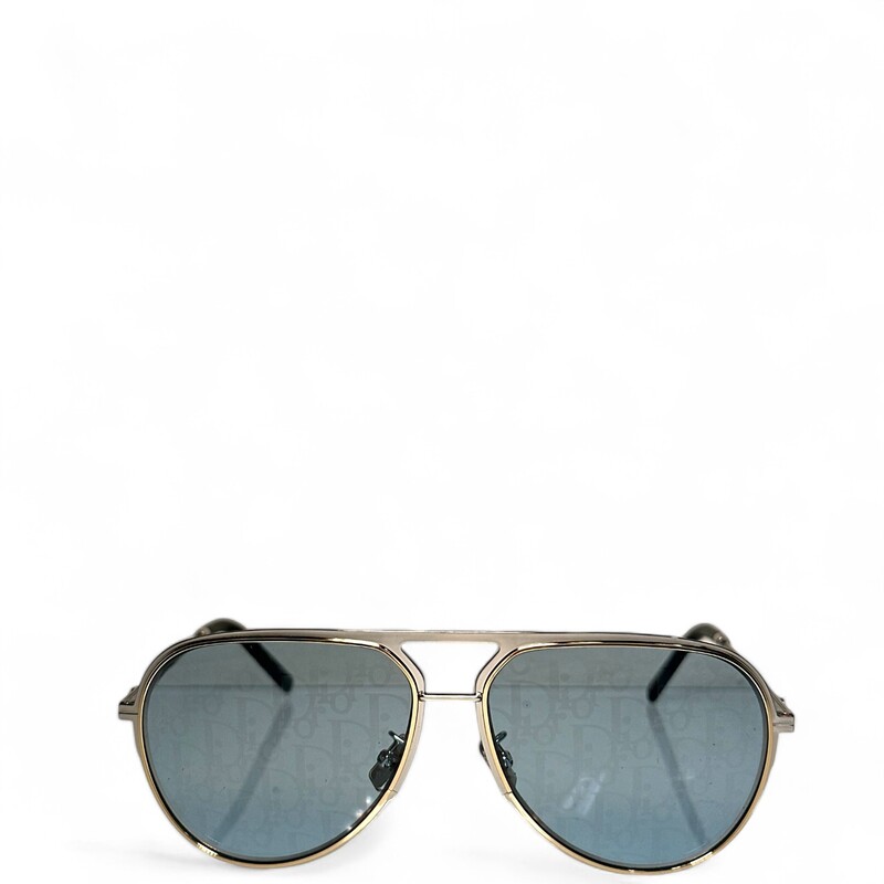 Dior Essentials 2AU Aviat Sunglasses

 Silver,Navy
 Size: OS

Light scratching.

Original dust bag and case not provided.