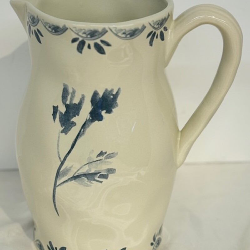 Magnolia San Miguel Pitcher
White Blue
Size: 7.5x9.5H