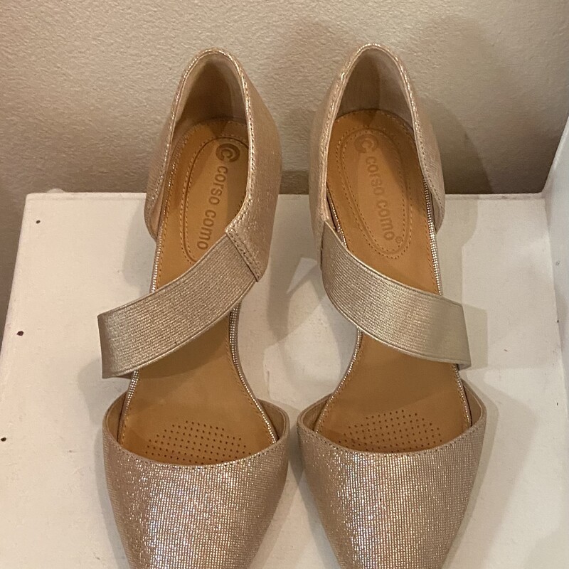 Gld Shimmer Heel<br />
Gold<br />
Size: 8 1/2