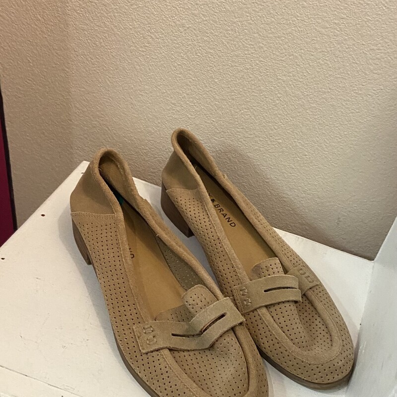 Tan Lther Loafer<br />
Tan<br />
Size: 8