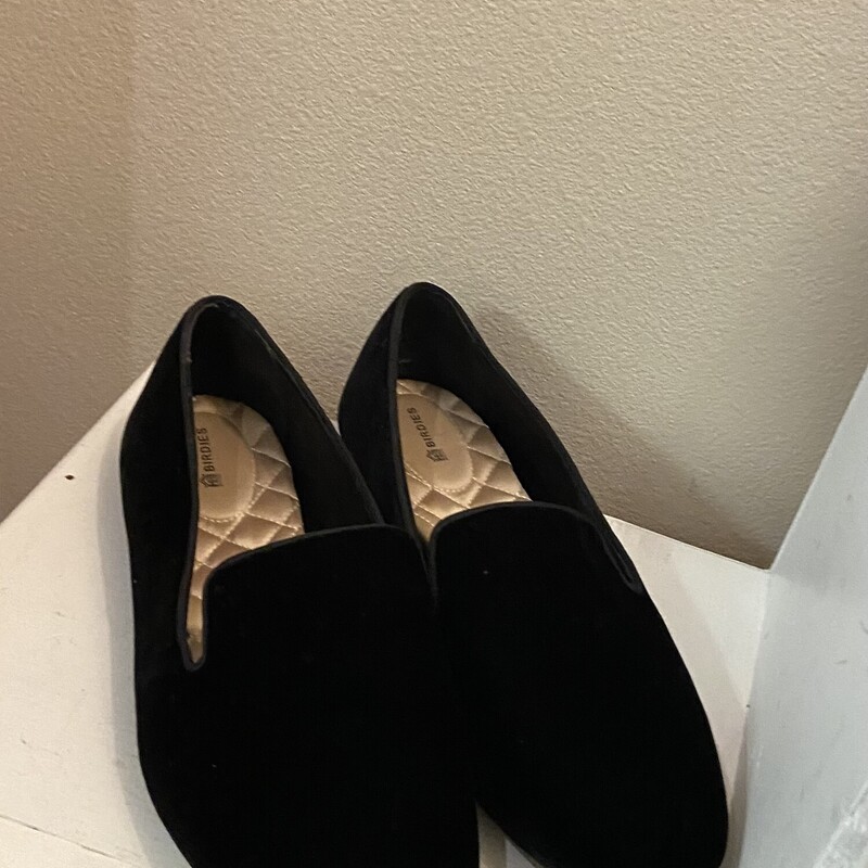 Blk Velvet Flat<br />
Black<br />
Size: 11 R $98