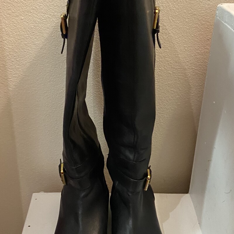 Blk Leather Tall Boot<br />
Black<br />
Size: 9